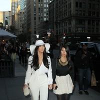 Kim Kardashian and Kourtney Kardashian walking in Manhattan - Photos | Picture 96854